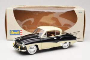 Wartburg 311 Coupe Black & Beige Revell 1:18 08419 Diecast - image 8 of 8
