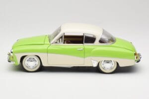 Wartburg 313 Pastel Green over Beige Revell 1:18 09018 Diecast - image 4 of 8