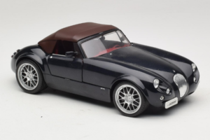Wiesmann Roadster MF Carbon Black Revell 1:18 WIESMANN001 Diecast - image 7 of 9