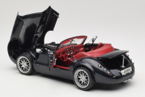 Wiesmann Roadster MF Carbon Black Revell 1:18 WIESMANN001 Diecast - image 8 of 9