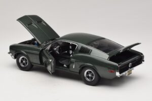 Ford Mustang GT Bullitt with Steve McQueen Figure Greenlight 1:18 12885 Diecast - image 5 of 8