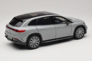 Mercedes EQS SUV X296 Manufaktur Alpine Grey NZG 1:18 B66960591 Diecast - image 3 of 8