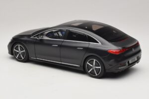 Mercedes EQE V295 Graphite Grey Magno NZG 1:18 B66961108 Diecast - image 4 of 8