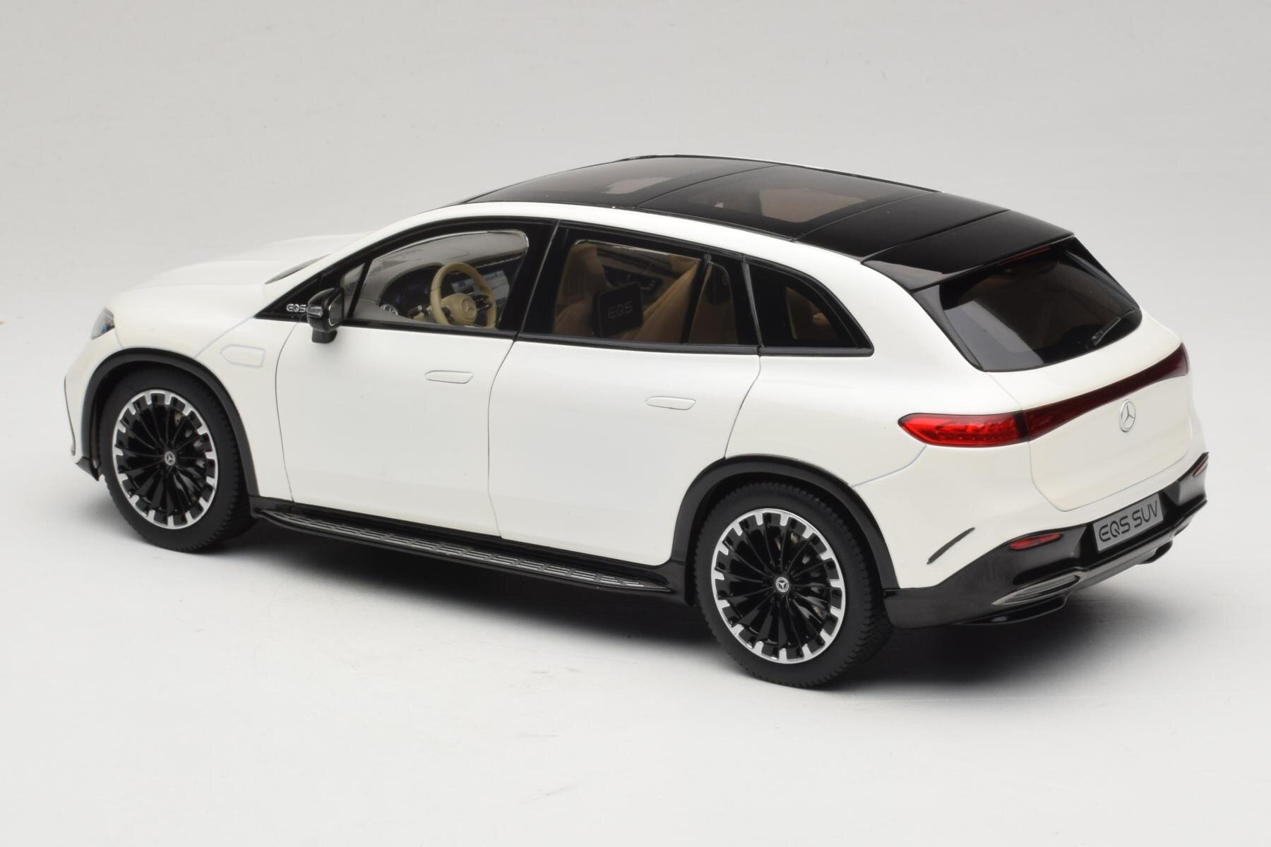 NZG Mercedes EQS SUV X296 1:18 Diamond White Diecast