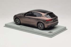 Maserati Grecale Bronze BBR 1:18 P18220FMAS Resin - image 5 of 7