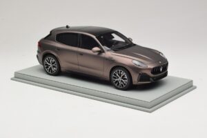 Maserati Grecale Bronze BBR 1:18 P18220FMAS Resin - image 4 of 7