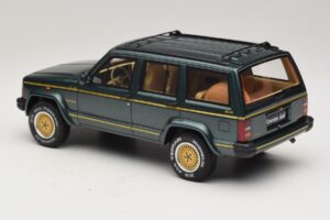 Jeep Cherokee XJ Limited Hunter Green Otto 1:18 OT1204 Resin - image 5 of 6