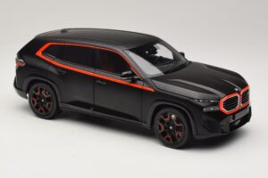 BMW XM G09 Matt Black Minichamps 1:18 110023301 Diecast - image 6 of 8