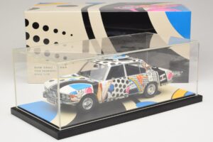 BMW 2500 E3 New Horizon Minichamps 1:18 155029204 Resin - image 6 of 6