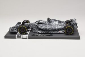 Alfa Romeo Orlen C42 R. Kubica Testing Barcelona 2022 Minichamps 1:18 117229988 Resin - image 3 of 7