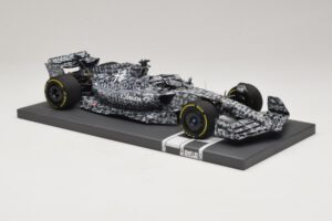 Alfa Romeo Orlen C42 R. Kubica Testing Barcelona 2022 Minichamps 1:18 117229988 Resin - image 4 of 7