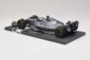Alfa Romeo Orlen C42 R. Kubica Testing Barcelona 2022 Minichamps 1:18 117229988 Resin - image 5 of 7