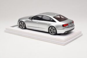 Audi S6 C7 Florett Silver Metallic IVY Merit 1:18 REMC038 Resin - image 5 of 7