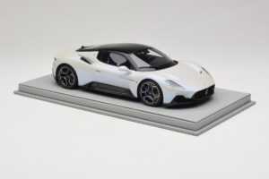 Maserati MC20 Bianco Audace BBR 1:18 P18191AMAS Resin - image 5 of 6