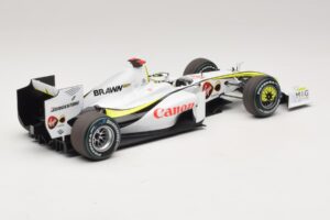 Brawn GP BGP001 #22 J. Button Singapore GP 2009 Minichamps 1:18 180090222 Resin - image 2 of 7
