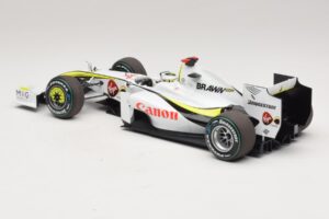 Brawn GP BGP001 #22 J. Button Singapore GP 2009 Minichamps 1:18 180090222 Resin - image 5 of 7