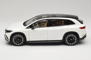 Mercedes EQS SUV X296 Manufaktur Diamond White NZG 1:18 B66960590 Diecast - image 4 of 8