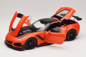 Chevrolet Corvette C7 ZR1 Red IXO 1:18 U18RDC001-FO Diecast - image 2 of 8