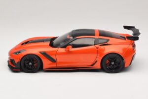 Chevrolet Corvette C7 ZR1 Red IXO 1:18 U18RDC001-FO Diecast - image 4 of 8