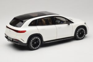 Mercedes EQS SUV X296 Manufaktur Diamond White NZG 1:18 B66960590 Diecast - image 3 of 8