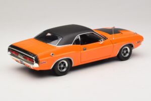 Dodge Challenger R/T Fast & Furious Darden's Car Greenlight 1:18 12846 Diecast - image 3 of 8