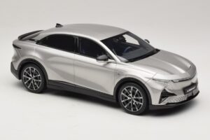 Alpine A390 GT Argent Mercure Otto 1:18 OT1318 Resin - image 4 of 6