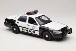 Ford Crown Victoria Police Interceptor The Hangover Movie Greenlight 1:18 12911 Diecast - image 4 of 6