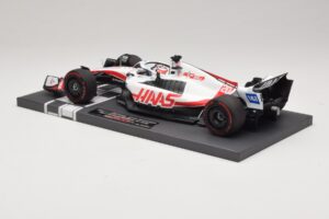 Haas VF-22 K. Magnussen Pole Position Brazilian GP 2022 Minichamps 1:18 117222120 Resin - image 5 of 7