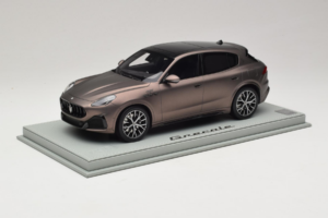 Maserati Grecale Bronze BBR 1:18 P18220FMAS Resin - image 2 of 7