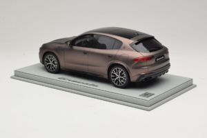 Maserati Grecale Bronze BBR 1:18 P18220FMAS Resin - image 5 of 7