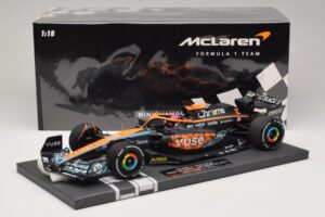 McLaren MCL36 #3 D. Ricciardo Abu Dhabi GP 2022 Minichamps 1:18 537224003 Resin - image 7 of 7
