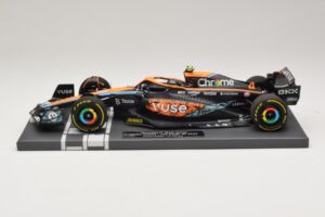 McLaren MCL36 #4 L. Norris Abu Dhabi GP 2022 Minichamps 1:18 537224004 Resin - image 3 of 7