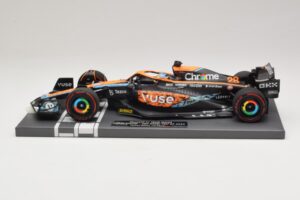 McLaren MCL36 O. Piastri Abu Dhabi Test 2022 Minichamps 1:18 537221828 Resin - image 3 of 7