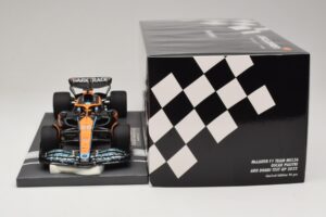 McLaren MCL36 O. Piastri Abu Dhabi Test 2022 Minichamps 1:18 537221828 Resin - image 6 of 7