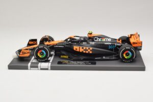 McLaren MCL60 #4 L. Norris 2nd Place Singapore GP 2023 Minichamps 1:18 537233404 Resin - image 3 of 7