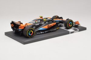 McLaren MCL60 #4 L. Norris Australian GP 2023 Minichamps 1:18 537232104 Resin - image 2 of 7