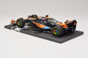 McLaren MCL60 #81 O. Piastri Hungarian GP 2023 Minichamps 1:18 537233081 Resin - image 5 of 7