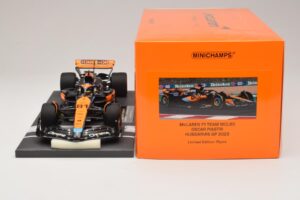 McLaren MCL60 #81 O. Piastri Hungarian GP 2023 Minichamps 1:18 537233081 Resin - image 6 of 7