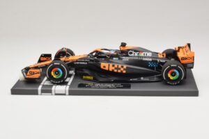 McLaren MCL60 #81 O. Piastri Japanese GP 2023 Minichamps 1:18 537233581 Resin - image 3 of 7