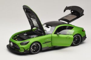 Mercedes AMG GT Black Series C190 Matt Green Metallic Minichamps 1:18 110032022 Diecast - image 2 of 8