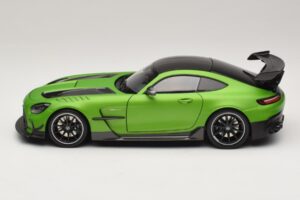 Mercedes AMG GT Black Series C190 Matt Green Metallic Minichamps 1:18 110032022 Diecast - image 4 of 8