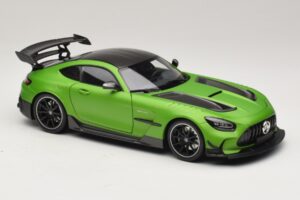 Mercedes AMG GT Black Series C190 Matt Green Metallic Minichamps 1:18 110032022 Diecast - image 6 of 8