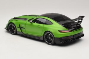 Mercedes AMG GT Black Series C190 Matt Green Metallic Minichamps 1:18 110032022 Diecast - image 7 of 8