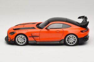 Mercedes AMG GT Black Series C190 Orange With Silver Wheels Minichamps 1:18 110032024 Diecast - image 4 of 8