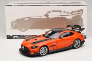 Mercedes AMG GT Black Series C190 Orange With Silver Wheels Minichamps 1:18 110032024 Diecast - image 8 of 8