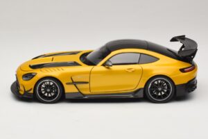 Mercedes AMG GT Black Series C190 Solarbeam Yellow Metallic Minichamps 1:18 110032021 Diecast - image 4 of 8