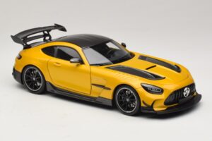 Mercedes AMG GT Black Series C190 Solarbeam Yellow Metallic Minichamps 1:18 110032021 Diecast - image 6 of 8