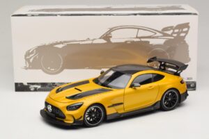 Mercedes AMG GT Black Series C190 Solarbeam Yellow Metallic Minichamps 1:18 110032021 Diecast - image 8 of 8