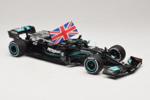 Mercedes AMG Petronas W12 E Performance L. Hamilton Winner British GP 2021 Minichamps 1:18 110211144 Resin - image 4 of 7