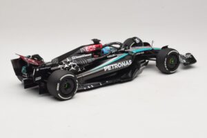 Mercedes AMG Petronas W15 E Performance G. Russell 2024 Minichamps 1:18 110240163 Resin - image 2 of 7